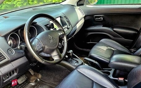 Mitsubishi Outlander III рестайлинг 3, 2010 год, 1 400 000 рублей, 4 фотография