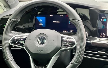Volkswagen Golf VIII, 2022 год, 1 900 000 рублей, 10 фотография