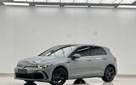 Volkswagen Golf VIII, 2022 год, 1 900 000 рублей, 2 фотография
