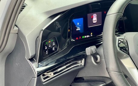 Volkswagen Golf VIII, 2022 год, 1 900 000 рублей, 23 фотография
