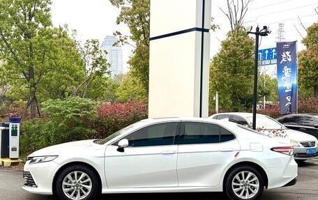 Toyota Camry, 2022 год, 3 152 000 рублей, 2 фотография