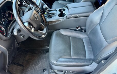 Toyota Land Cruiser, 2023 год, 11 000 000 рублей, 11 фотография