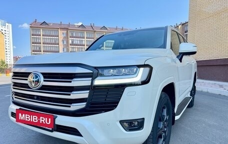 Toyota Land Cruiser, 2023 год, 11 000 000 рублей, 3 фотография