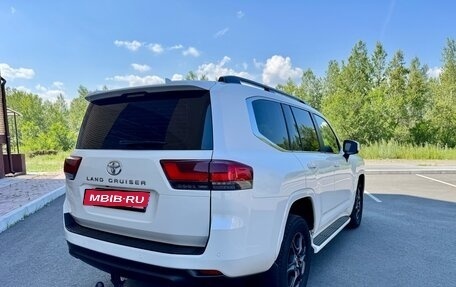 Toyota Land Cruiser, 2023 год, 11 000 000 рублей, 6 фотография