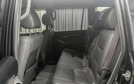 Toyota Land Cruiser Prado 120 рестайлинг, 2005 год, 1 849 000 рублей, 15 фотография