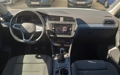 Volkswagen Tiguan II, 2022 год, 2 382 000 рублей, 9 фотография