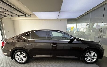 Skoda Superb III рестайлинг, 2017 год, 2 300 000 рублей, 4 фотография
