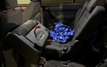 Volkswagen Touran III, 2004 год, 400 000 рублей, 10 фотография