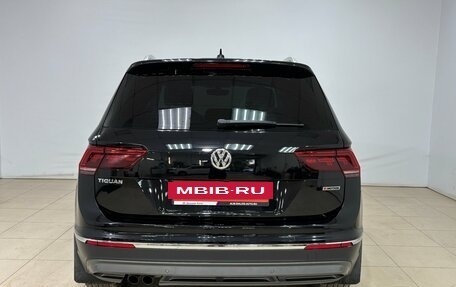 Volkswagen Tiguan II, 2018 год, 2 450 000 рублей, 6 фотография
