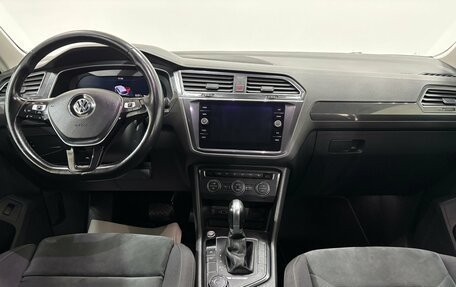 Volkswagen Tiguan II, 2018 год, 2 450 000 рублей, 13 фотография