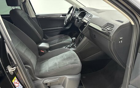 Volkswagen Tiguan II, 2018 год, 2 450 000 рублей, 16 фотография