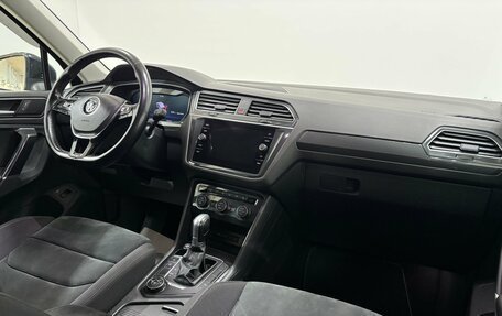 Volkswagen Tiguan II, 2018 год, 2 450 000 рублей, 15 фотография