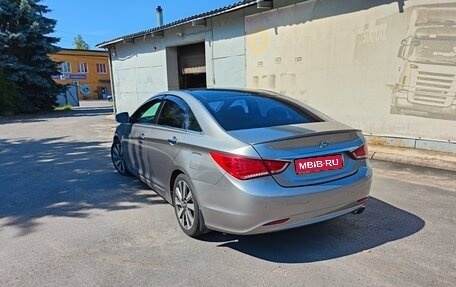 Hyundai Sonata VI, 2011 год, 1 150 000 рублей, 1 фотография