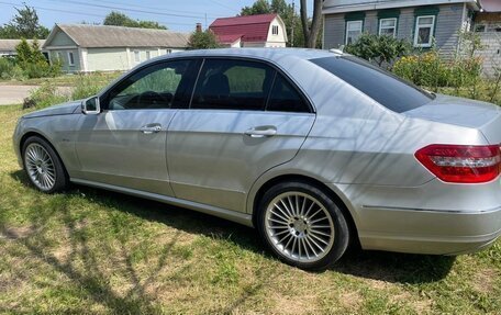Mercedes-Benz E-Класс, 2009 год, 1 000 000 рублей, 3 фотография