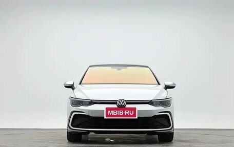 Volkswagen Golf VIII, 2023 год, 2 100 000 рублей, 2 фотография