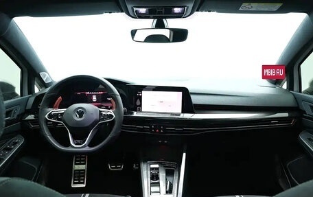 Volkswagen Golf VIII, 2023 год, 2 100 000 рублей, 9 фотография