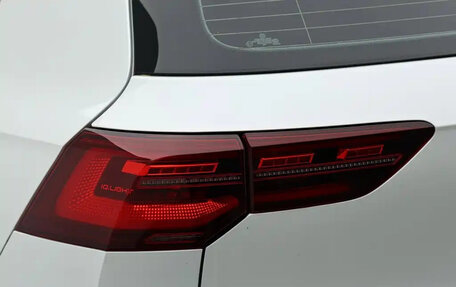 Volkswagen Golf VIII, 2023 год, 2 100 000 рублей, 16 фотография
