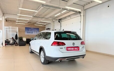 Volkswagen Golf VII, 2016 год, 2 099 999 рублей, 4 фотография