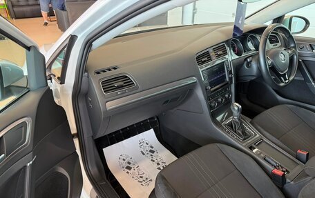 Volkswagen Golf VII, 2016 год, 2 099 999 рублей, 12 фотография