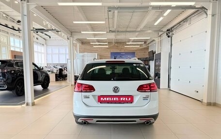 Volkswagen Golf VII, 2016 год, 2 099 999 рублей, 5 фотография