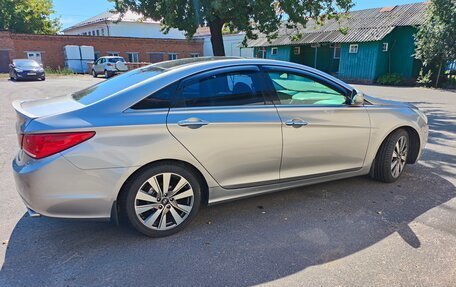 Hyundai Sonata VI, 2011 год, 1 150 000 рублей, 8 фотография