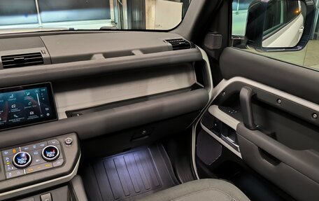 Land Rover Defender II, 2021 год, 4 450 000 рублей, 16 фотография