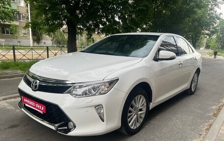 Toyota Camry, 2015 год, 2 250 000 рублей, 6 фотография