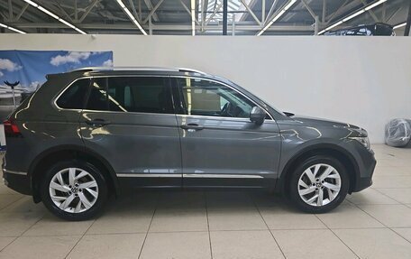 Volkswagen Tiguan II, 2021 год, 3 349 000 рублей, 6 фотография