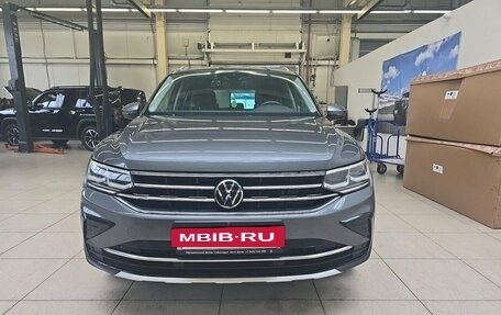 Volkswagen Tiguan II, 2021 год, 3 349 000 рублей, 5 фотография