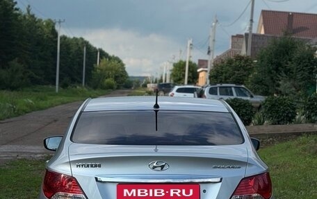 Hyundai Solaris II рестайлинг, 2012 год, 800 000 рублей, 2 фотография