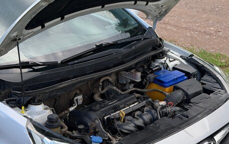 Hyundai Solaris II рестайлинг, 2012 год, 800 000 рублей, 8 фотография