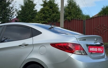 Hyundai Solaris II рестайлинг, 2012 год, 800 000 рублей, 7 фотография