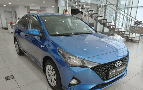 Hyundai Solaris II рестайлинг, 2021 год, 1 500 000 рублей, 3 фотография