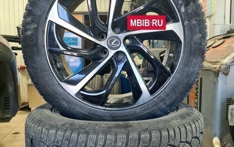 Lexus RX IV рестайлинг, 2020 год, 5 600 000 рублей, 20 фотография
