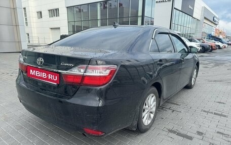 Toyota Camry, 2017 год, 1 799 000 рублей, 2 фотография
