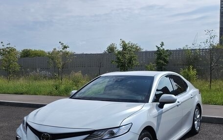 Toyota Camry, 2021 год, 3 100 000 рублей, 2 фотография