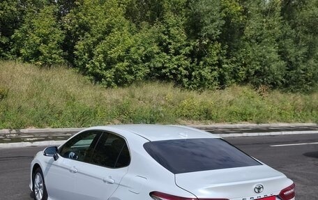 Toyota Camry, 2021 год, 3 100 000 рублей, 4 фотография