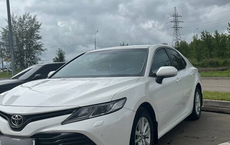 Toyota Camry, 2019 год, 3 100 000 рублей, 8 фотография