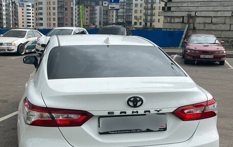 Toyota Camry, 2019 год, 3 100 000 рублей, 5 фотография