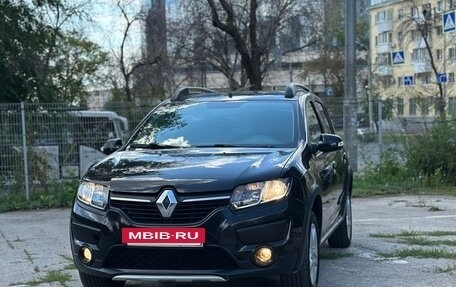 Renault Sandero II рестайлинг, 2016 год, 850 000 рублей, 2 фотография