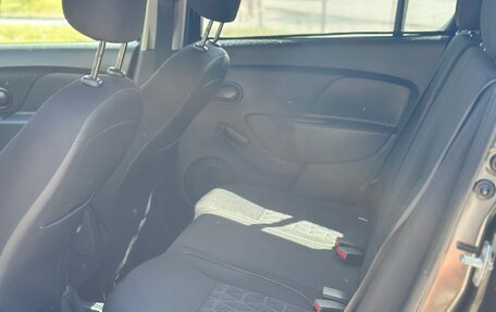 Renault Sandero II рестайлинг, 2016 год, 850 000 рублей, 19 фотография