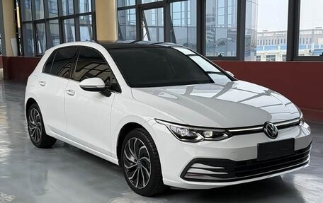 Volkswagen Golf VIII, 2023 год, 1 980 000 рублей, 3 фотография