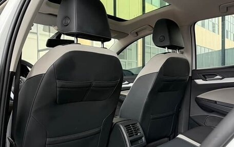 Volkswagen Golf VIII, 2023 год, 1 980 000 рублей, 8 фотография