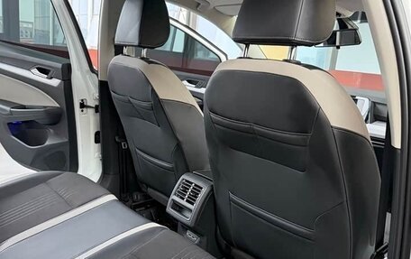 Volkswagen Golf VIII, 2023 год, 1 980 000 рублей, 9 фотография
