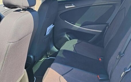 Hyundai Solaris II рестайлинг, 2015 год, 980 000 рублей, 3 фотография