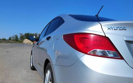 Hyundai Solaris II рестайлинг, 2015 год, 980 000 рублей, 5 фотография