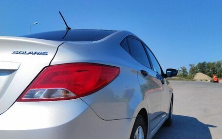 Hyundai Solaris II рестайлинг, 2015 год, 980 000 рублей, 16 фотография