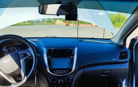 Hyundai Solaris II рестайлинг, 2015 год, 980 000 рублей, 18 фотография