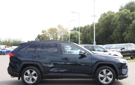 Toyota RAV4, 2019 год, 3 570 000 рублей, 4 фотография