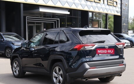 Toyota RAV4, 2019 год, 3 570 000 рублей, 7 фотография